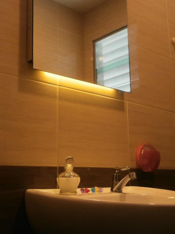 F.M Guesthouse Kampong Darat Tanah Puteh Exteriör bild
